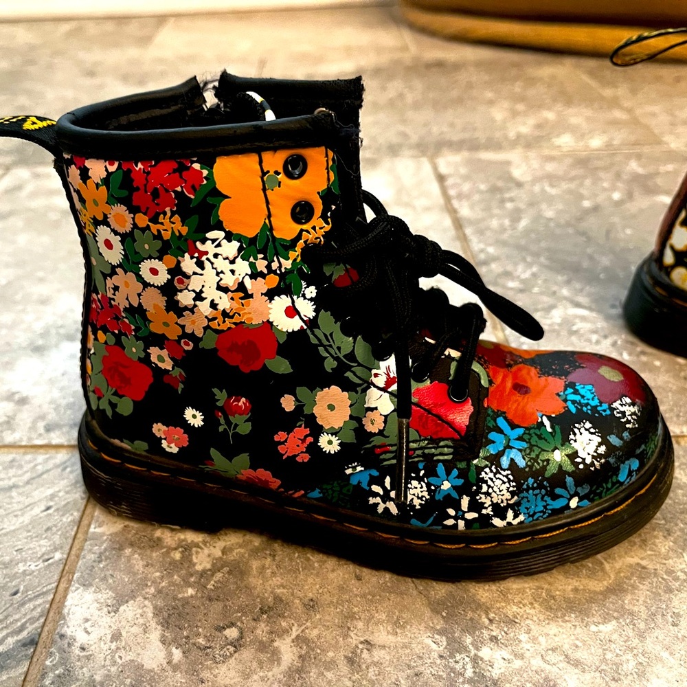 Little kids size 10, Dr Martens, zip side boots. Black with flower pattern